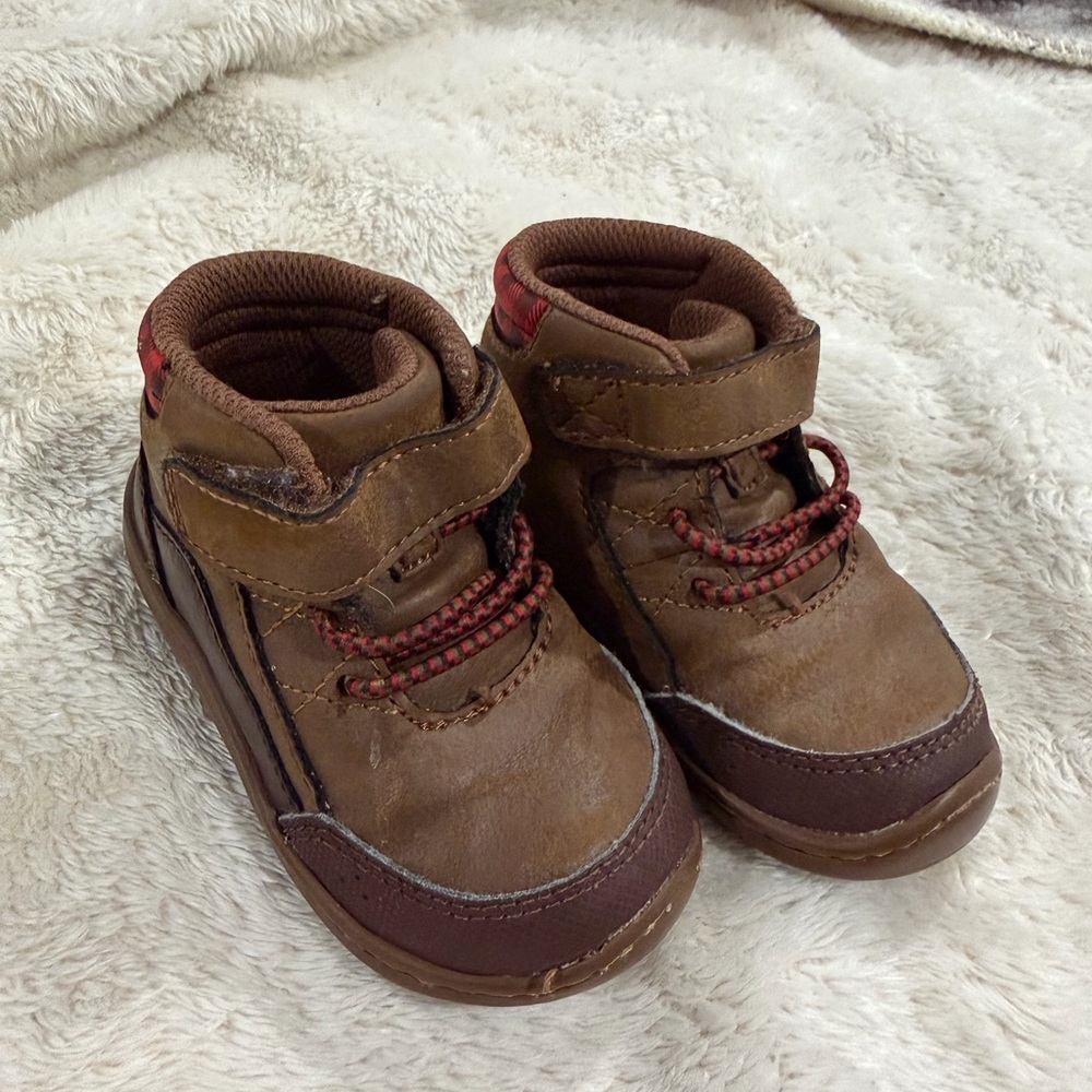 Stride Rite 360 Leopold boots size 5
